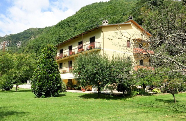 Cosy apartment for 5 guests with WIFI, pool, TV and patio
