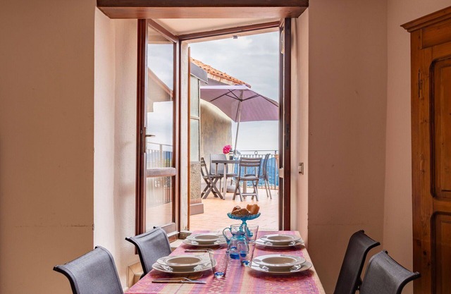Cosy apartment for 5 people with TV, terrace, pets allowed and parking