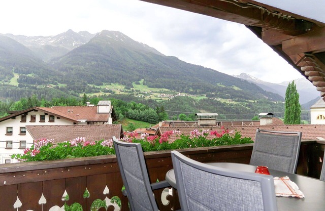 Cosy apartment for 5 people with WIFI, TV and balcony