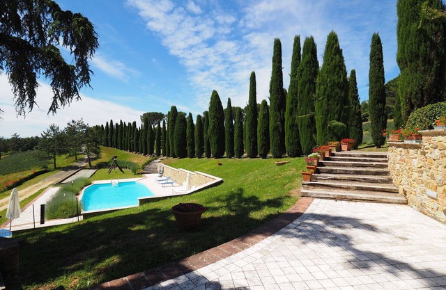 Cosy apartment for 6 guests with pool, WIFI, panoramic view and parking, close to San Gimignano