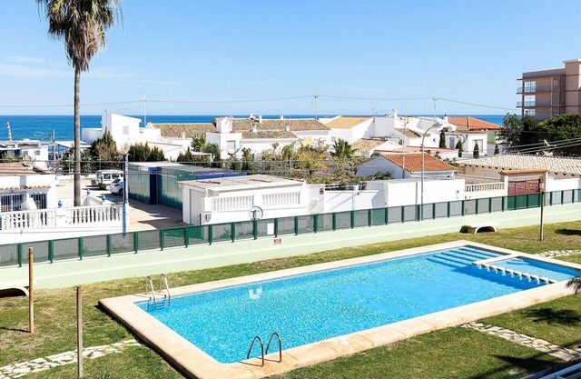 Cosy apartment for 6 guests with A/C, pool, WIFI, TV and terrace