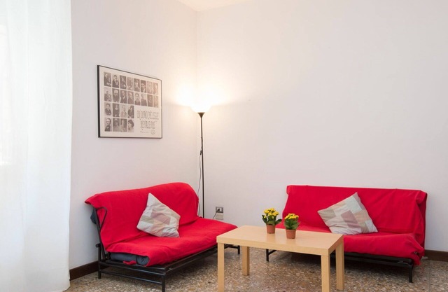 Cosy apartment for 6 guests with WIFI, A/C, TV and pets allowed