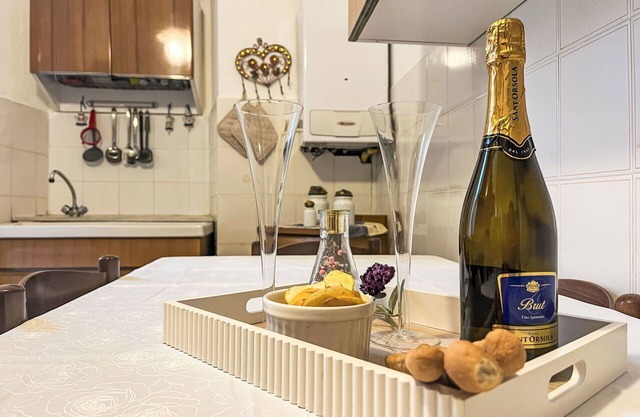 Cosy apartment for 6 people with WIFI, TV, pets allowed and parking