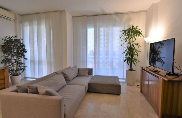 Cosy apartment for 6 people with WIFI, A/C, TV, balcony and parking