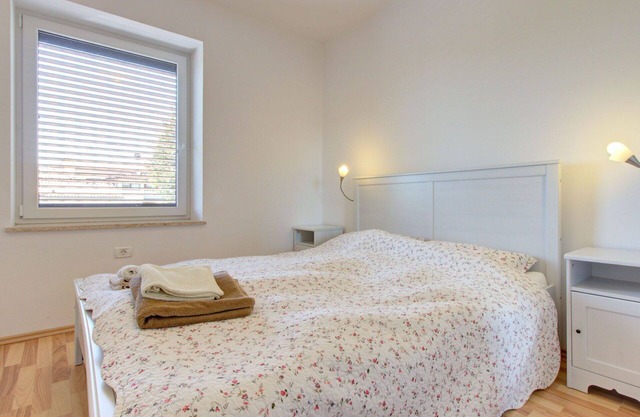 Cosy apartment for 6 people with WIFI, A/C, pool, balcony, pets allowed and panoramic view