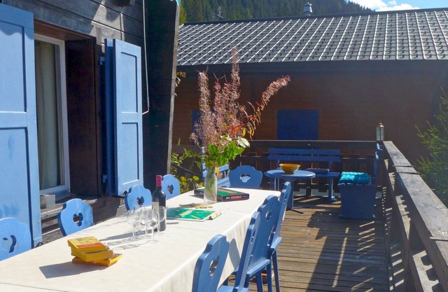 Cosy apartment for 7 guests with WIFI, terrace, pets allowed and parking