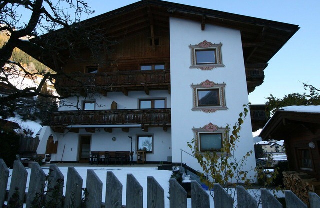 Cosy apartment for 7 people with WIFI, TV and balcony