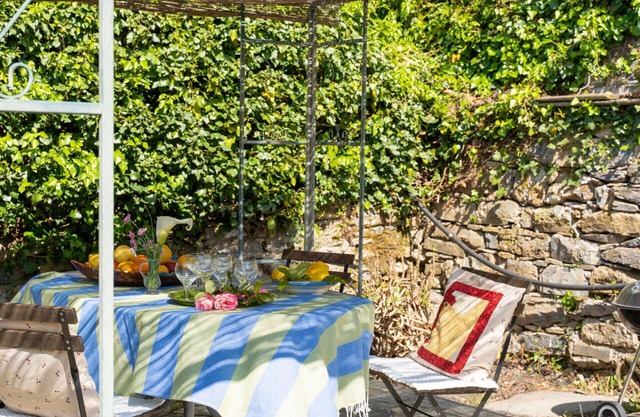 Cosy apartment for 9 people with TV, patio and pets allowed