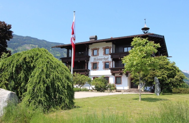 Cosy apartment for 4 people with WIFI, TV, balcony, pets allowed, panoramic view and parking