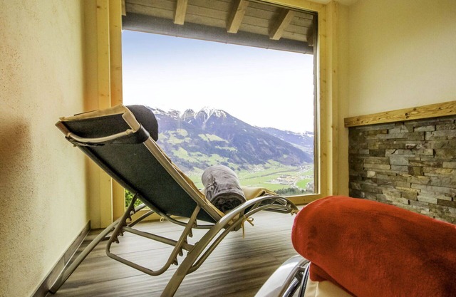 Cosy apartment for 20 people with WIFI, TV and balcony