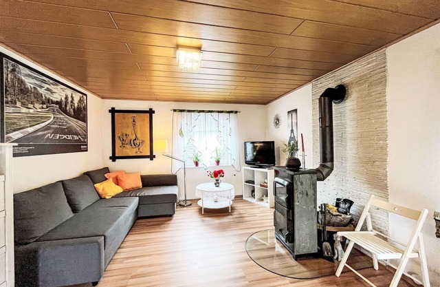 Cosy apartment for 7 guests with WIFI, TV and balcony