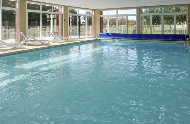 Cosy apartment for 4 guests with WIFI, pool, TV, terrace and pets allowed