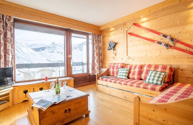 Cosy apartment for 8 guests with WIFI, TV and balcony