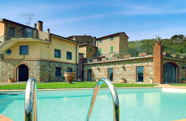 Cosy apartment in villa for 4 people with WIFI, pool, A/C, TV and parking
