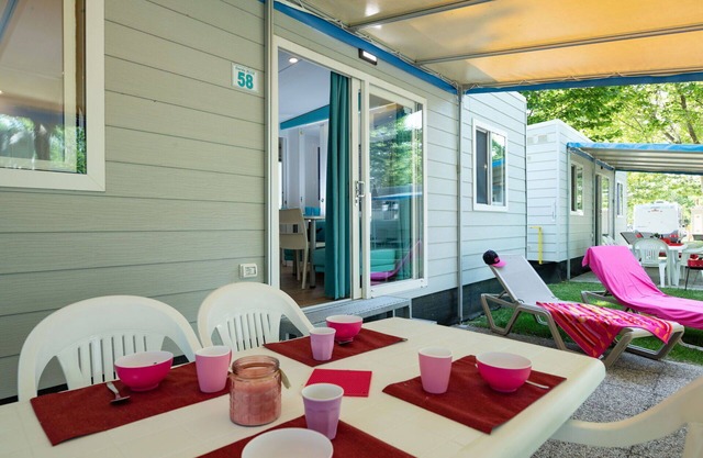 Cosy apartment in villa for 5 guests with pool, A/C, WIFI, TV, patio and pets allowed