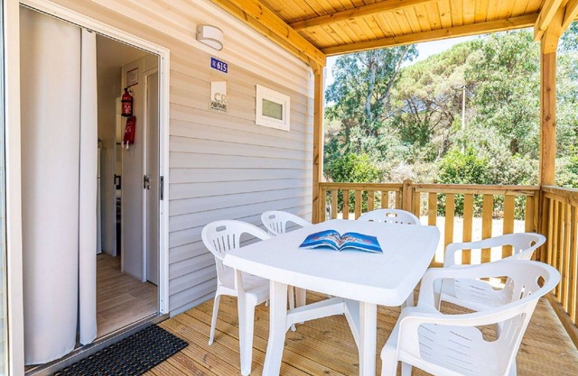 Cosy apartment in villa for 6 people with WIFI, pool, A/C, TV, terrace and parking