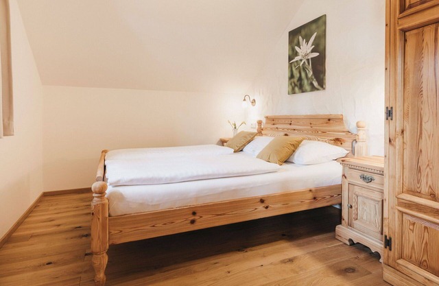 Cosy apartment for 6 guests with pool, WIFI, TV, pets allowed and parking