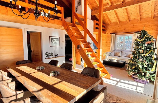 Cosy chalet with sublime view in Crans Montana