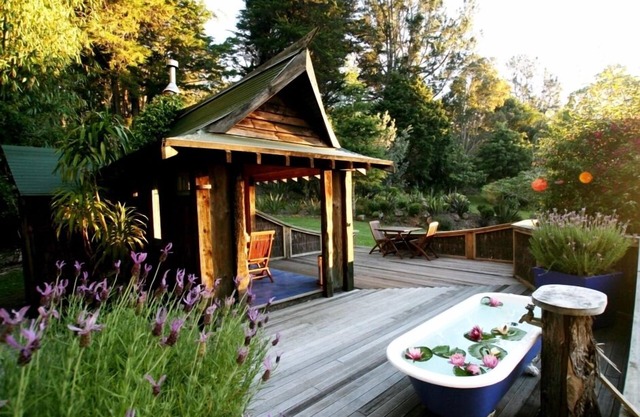 Cosy, chic hideaway by the Takou River, Kerikeri, Bay of Islands