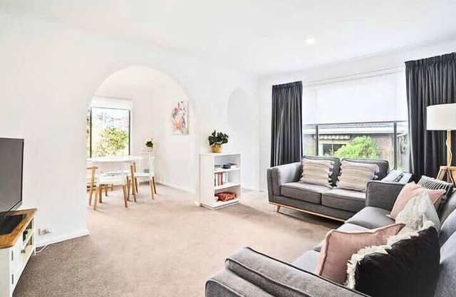 Cosy Cottage | Parking | Close to CBD & Casino.