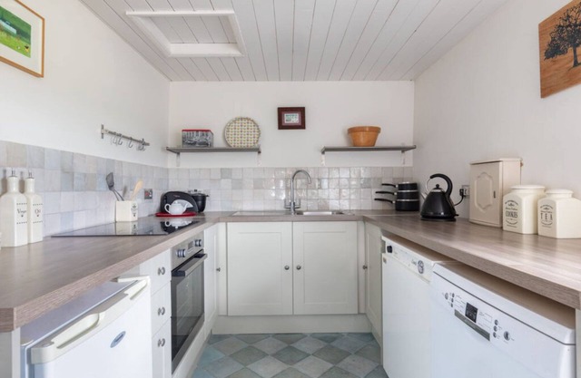 Cosy Cottage Wrexham sleeps 4