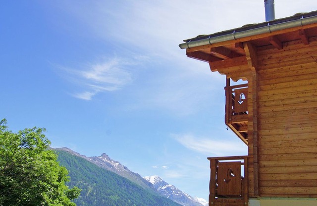Cosy Holiday Home in Hérémence with Sauna