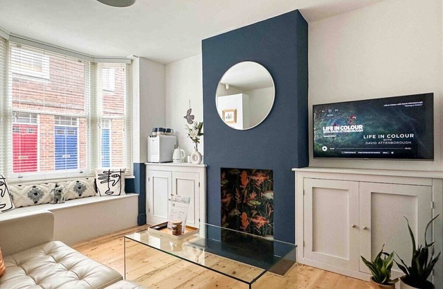 Cosy & Modern City Centre Oasis - Sleeps 4 - Amazing location!