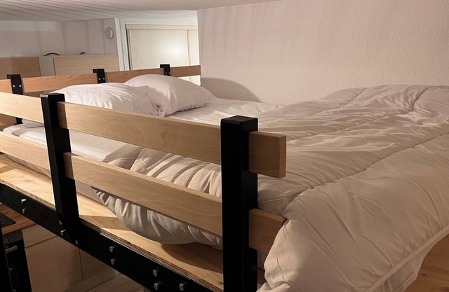 Cosy, modern studio 5 minutes from the beach and all amenities
