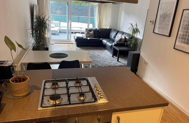 Cosy one bedroom with roof terrace - London Charm
