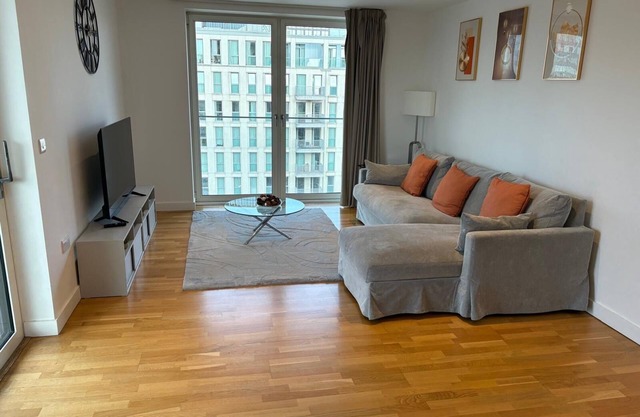Cosy & Spacious 2-Bedroom apartment in Stratford