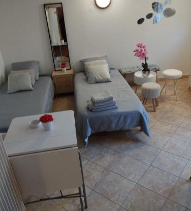 Cosy Studio meublé avec piscine partagée