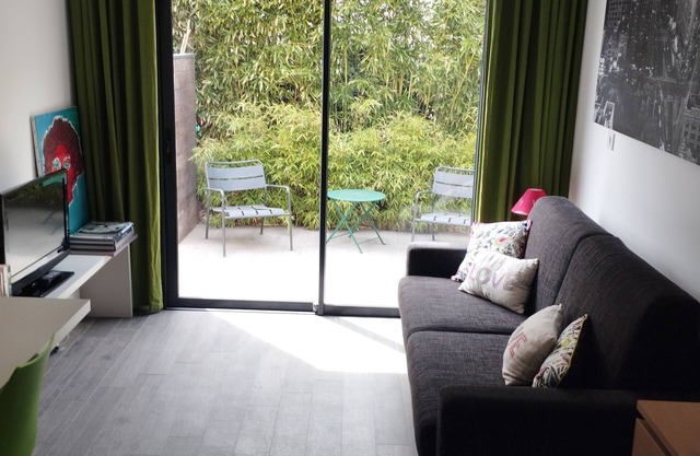 Cosy studio with garden near town center Air conditioning
