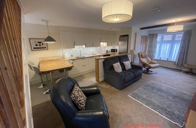 Cosy town centre cottage with parking