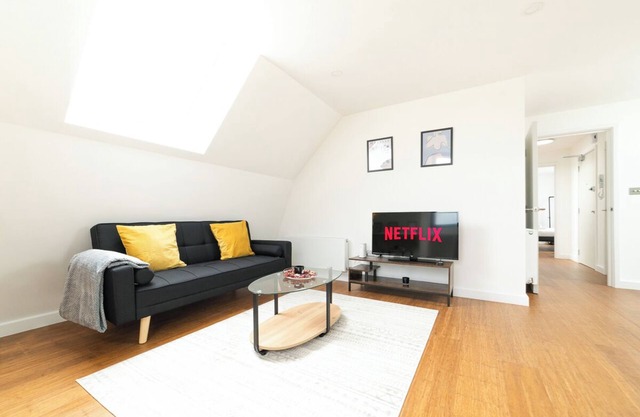 [cosy Two Bed Flat] in London