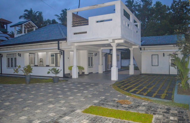 Cosy villa with style, luxury and great comfort Close to beach and amenities