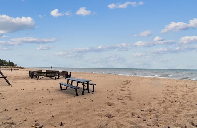 Cottage #1: 2BR/1BA Relaxing Lakefront Retreat!nn
