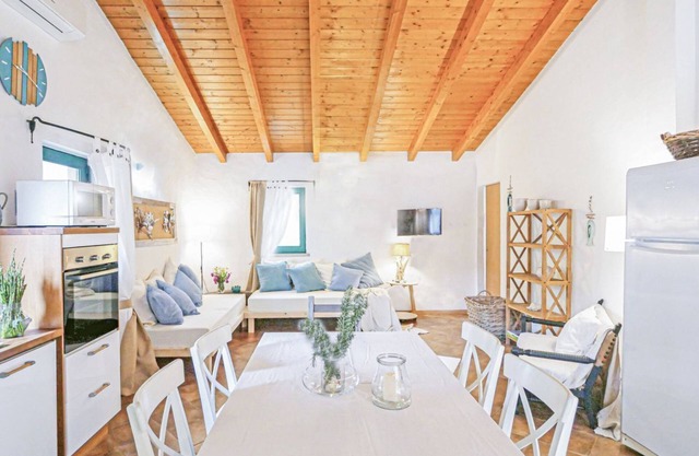 Cottage among olive trees with pool and whirlpool near Costa Smeralda