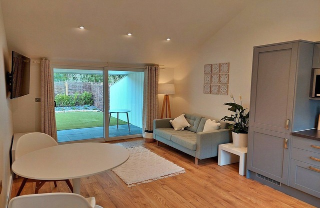 Cottage by Dartmoor with Private Hot Tub