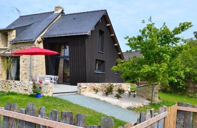 Cottage for 4 to 6 people, near the Gâvre forest, 4,500 acres