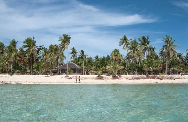 Cottage Holiday 2-bedroom house, with AC on charming Malapasqua Island, Cebu