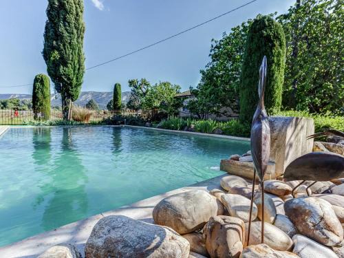 Cottage in Oppède with Poolside Bliss