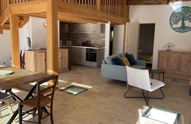 Cottage in the heart of an estate with swimming pools