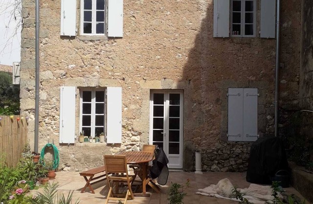 Cottage in the heart of the village of Capestang on the Canal du Midi