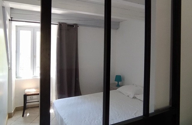 Cottage sleeps 8 with swimming pool in southern Ardèche