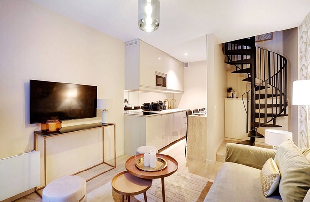 Cottage with 2 rooms in Batignolles