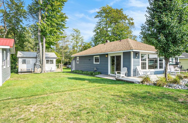 Cottages on 50' of Bear Lake frontage