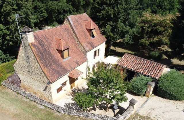 Country house for 6 with swimming pool and garden