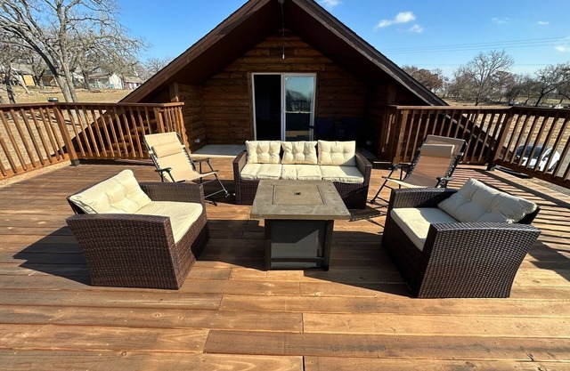 Country Feel in City Limits , Quiet and Vibrant Ranch Home