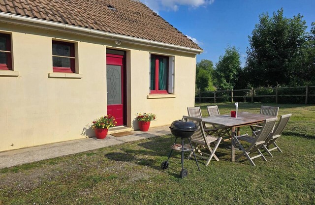 Country house in the Perche with pond view