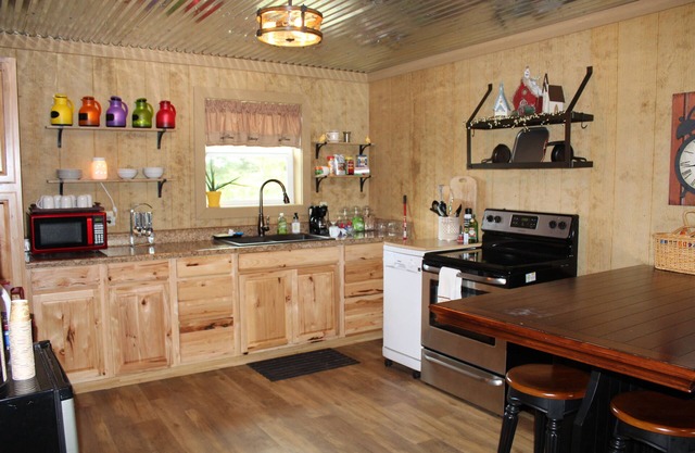 Country Guest House Near First Monday Trades Days